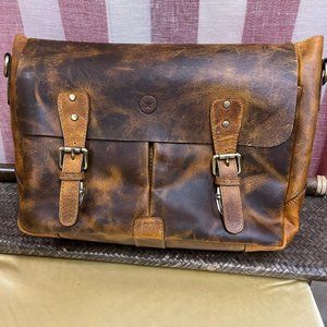 NWT Aaron Leather Goods genuine leather cross body bag